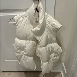 H&M white puffer vest